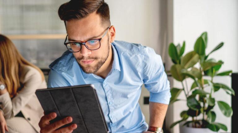 8 eLearning Ultimate Guides For HR And L&D Pros