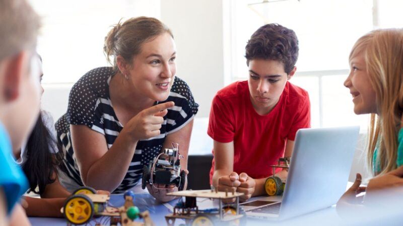 STEM vs. STEAM: Benefits & Implementation Tips