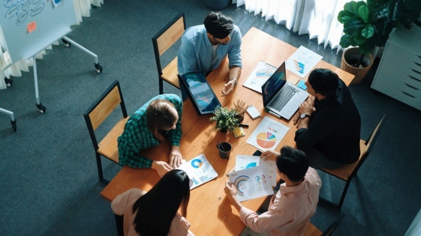 Uma vez que um gerente pode promover o trabalho em equipe em uma empresa?