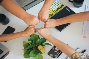 How Drata Scaled Upskilling For 400+ Remote Employees With Collaborative Learning Academies