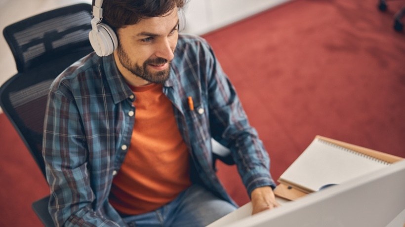 7 dicas para usar simulações de tarefas de vendas para medir a proficiência