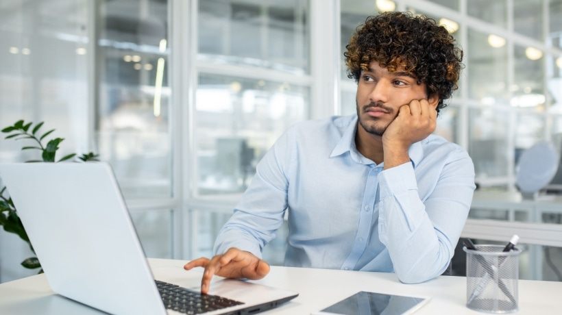 6 Warning Signs An Employee Is About To Quit