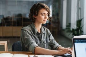 Custom Training Or Off-The-Shelf Courses? What To Choose