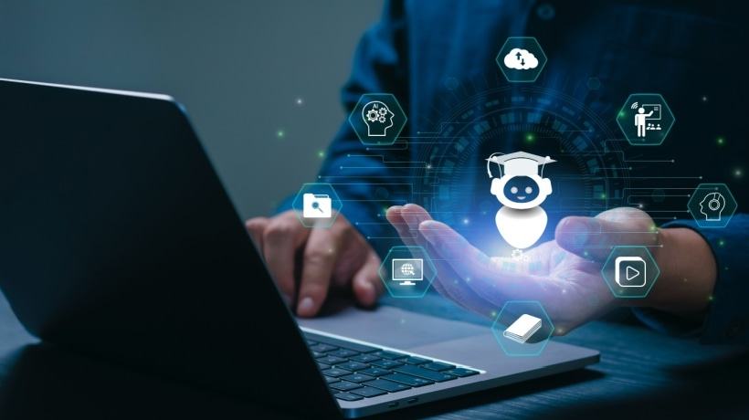 التعلّم في مكان العمل لرفع المهارات
— التوجيه الآني المدعوم بالذكاء الاصطناعي