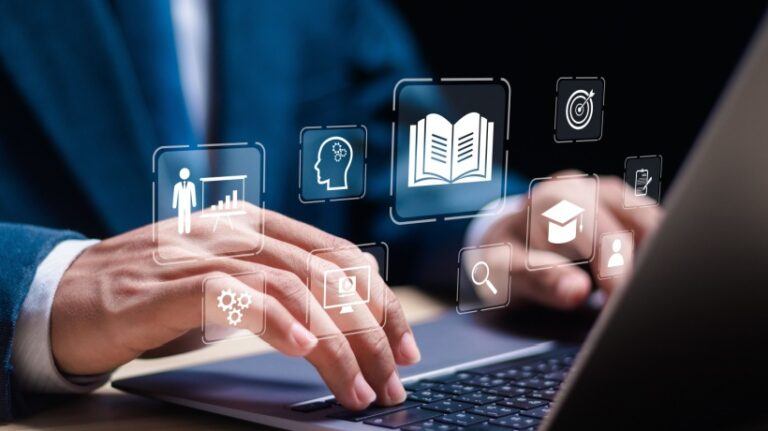 How Employee Training Software Improves Team Performance?