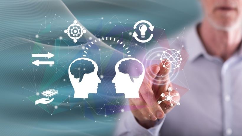 إِنْشَاءُ قَاعِدَةٍ مَعْرِفِيَّةٍ فَعّالَةٍ لِتَطْوِيرِ المُوَظَّفِينَ