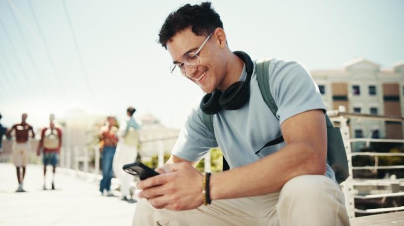 أفضل ١٠ تطبيقات رقمية  
يجب أن يمتلكها كل طالب جامعي