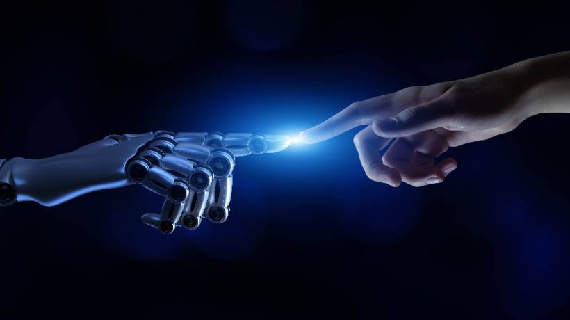 التعلّم الإنساني والرقمي
نحو توازنٍ أمثل