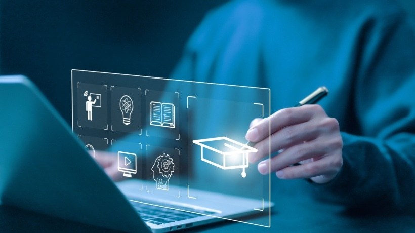 أشكال التعلم الهجين والمُدمج  
التي يعتمدها كبار مسؤولي التعلم