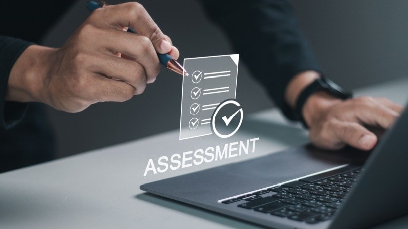 التقييم التربوي المعاصر
دمج الذكاء الاصطناعي وعلوم الإدراك