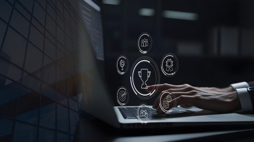 التكرار المتباعد والتلعيب
— تعزيز ثبات التعلم