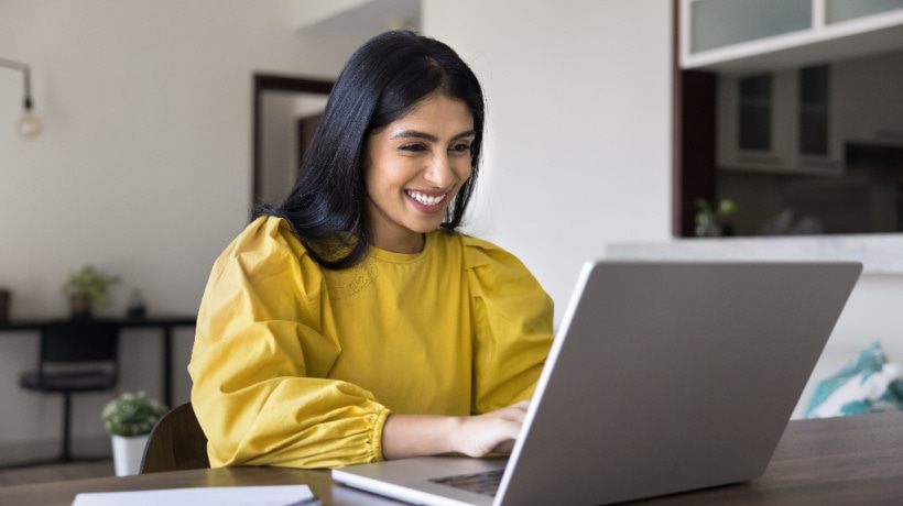 Balancing Personalization nd Privacy n Adaptive Learning