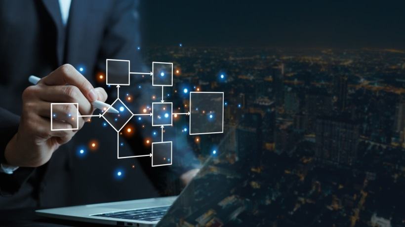 لماذا تفشل معظم منصات التعلم المخصصة؟  
خمس قرارات معمارية لإصلاحها