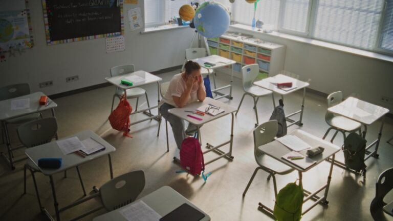 Can Learning Platforms Detect Burnout Before Teachers Do?