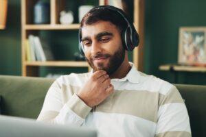 Why L&D Professionals Should Start Listening To L&D Podcasts
