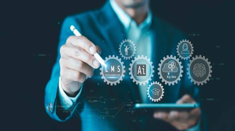 الذكاء الاصطناعي في أنظمة إدارة التعلم ومنصات تجربة التعلم: إعادة تعريف ماهية النظام والمنصة